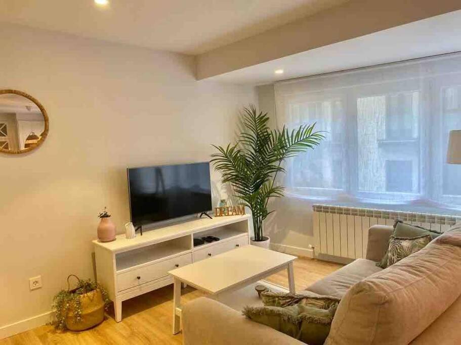 Apartamento A Estrenar En Centro Gijon. Fibra-Tv Kültér fotó