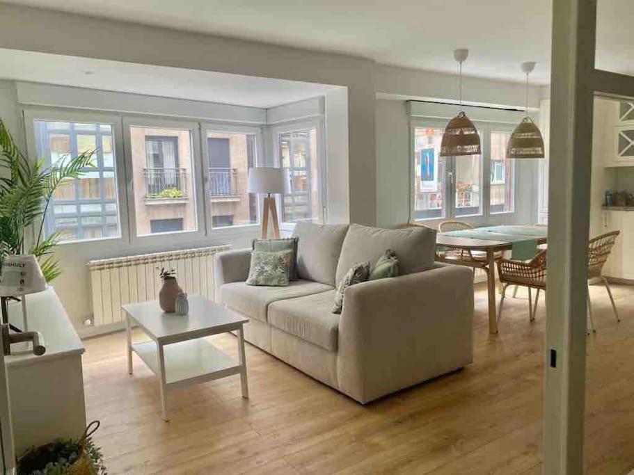 Apartamento A Estrenar En Centro Gijon. Fibra-Tv Kültér fotó